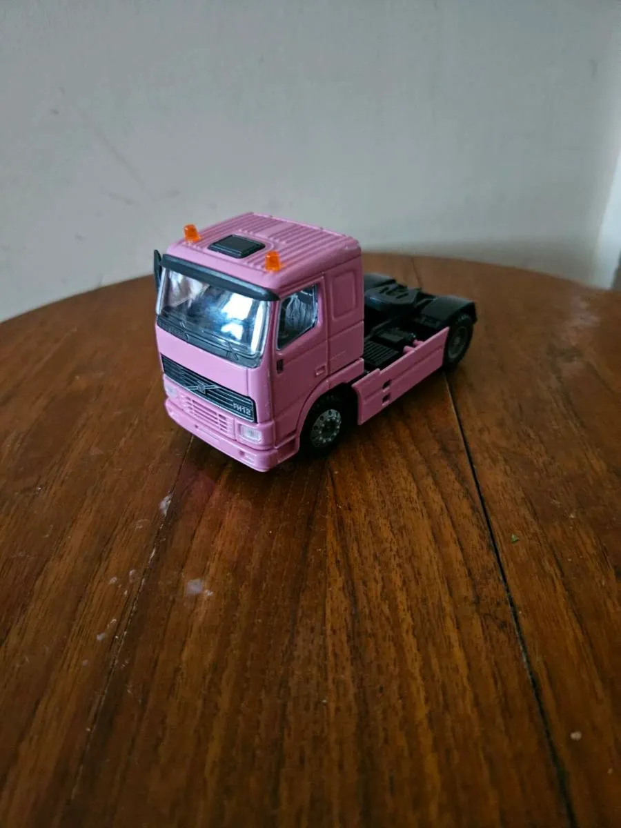 Corgi Joal Volvo Tractor Unit - Image 1