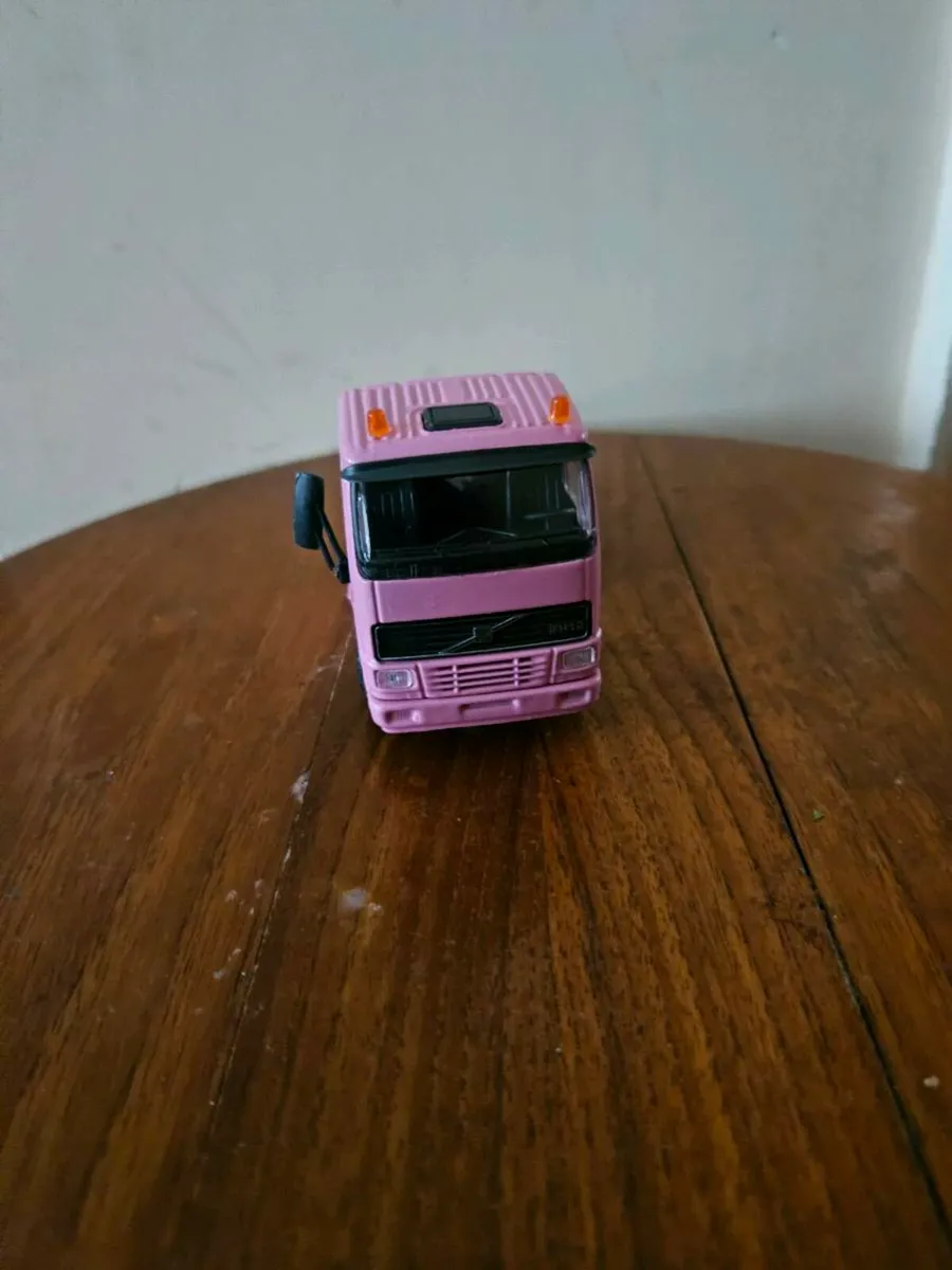 Corgi Joal Volvo Tractor Unit - Image 2