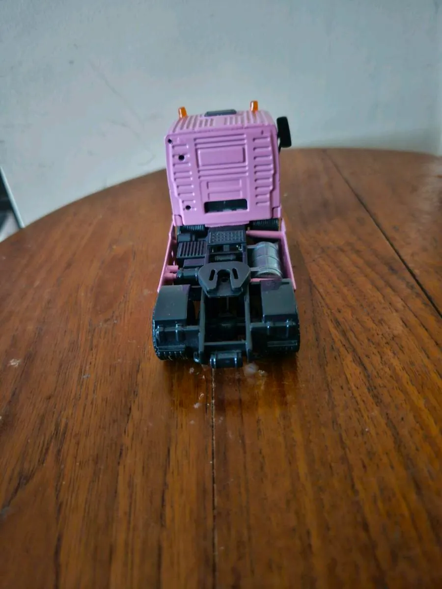 Corgi Joal Volvo Tractor Unit - Image 3