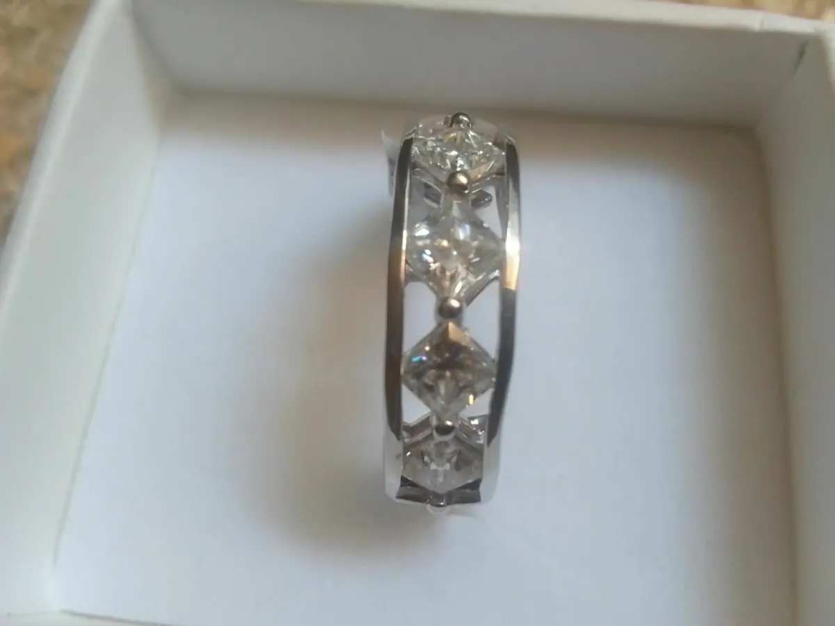 STERLING SILVER MOISSANITE BAND RING N NEW - Image 2