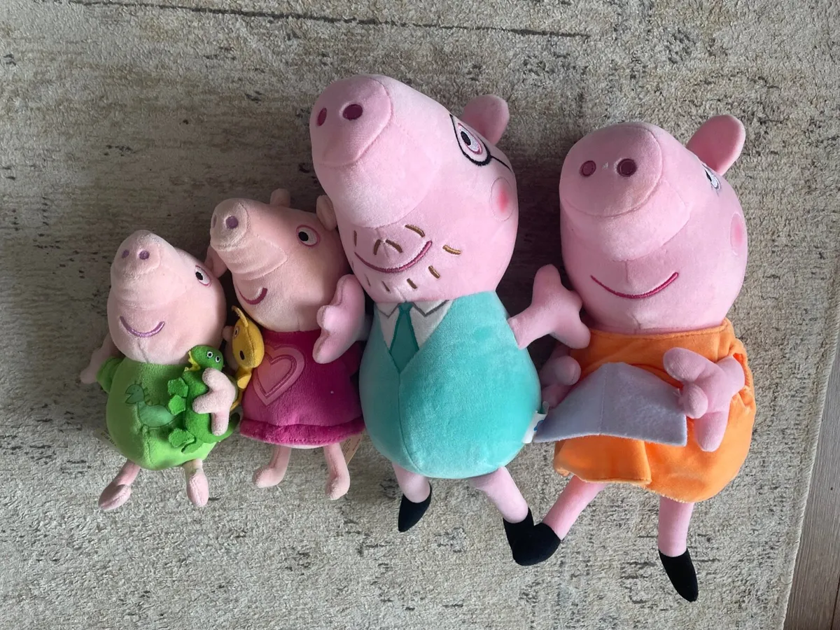 Peppa family teddys - Image 1