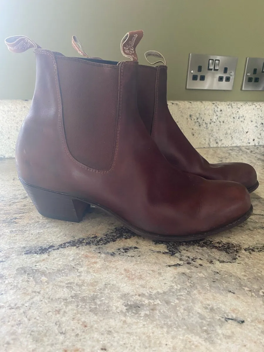 Men’s RM Williams Cuban heel boots - Image 1