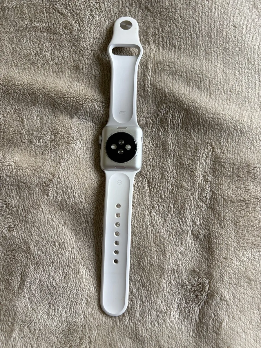 Apple Watch Series 3 - Image 2
