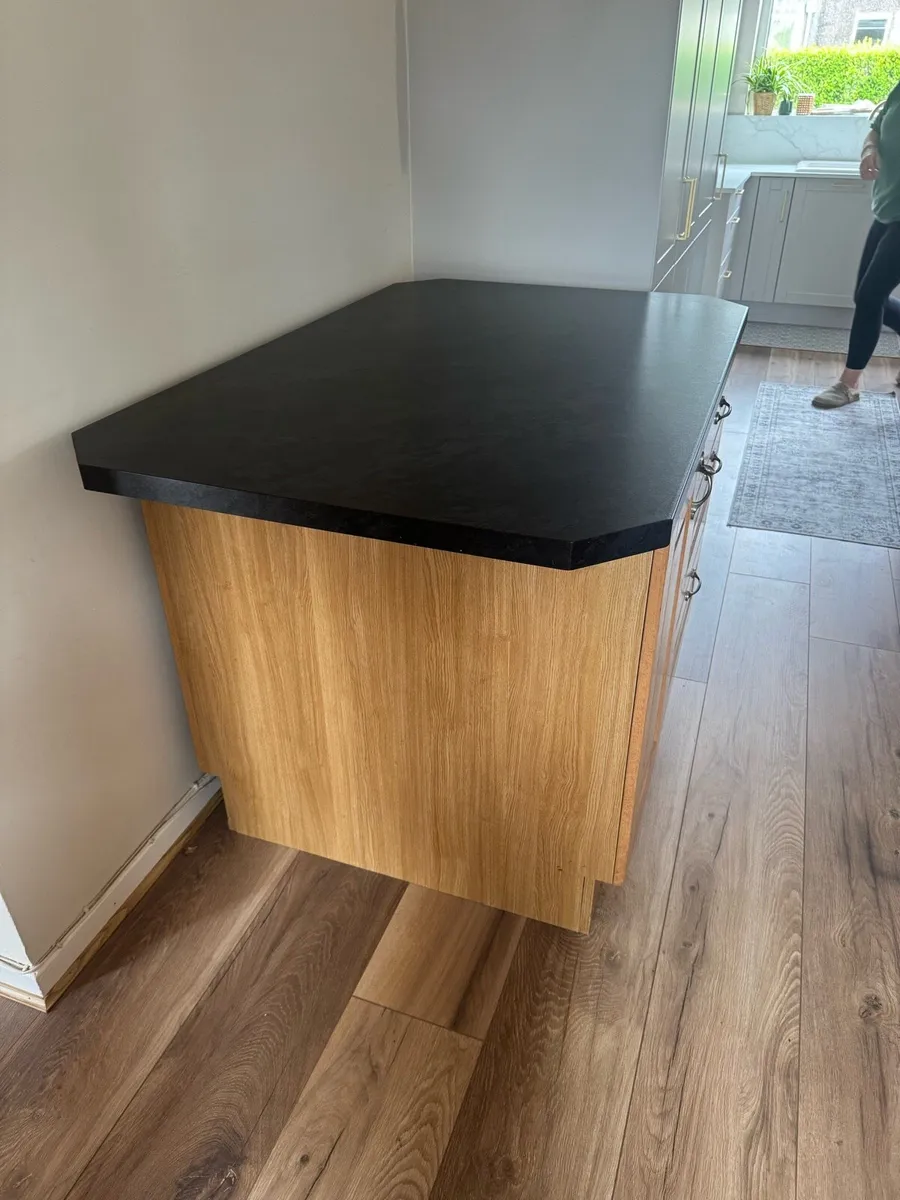 Kitchen island - Image 4