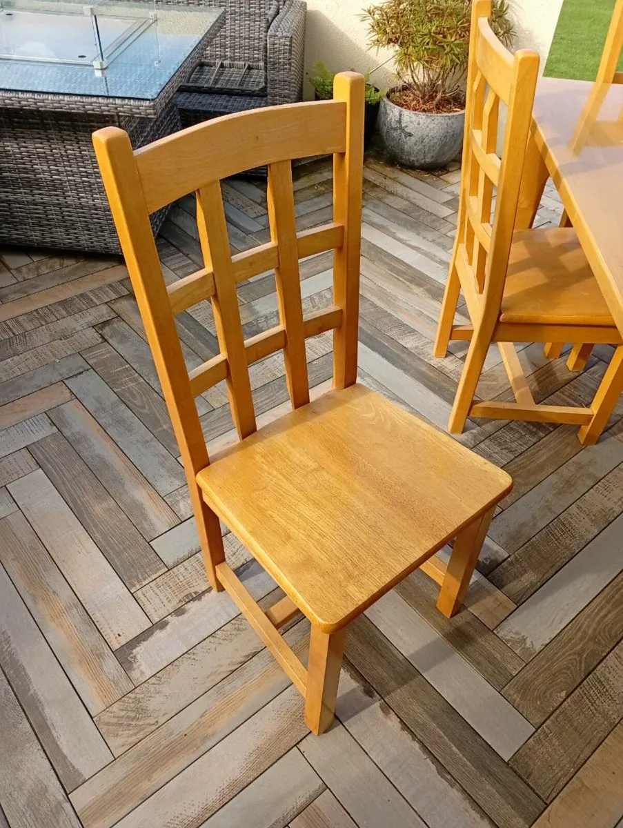 Kitchen dining table,and 6 chairs - Image 3