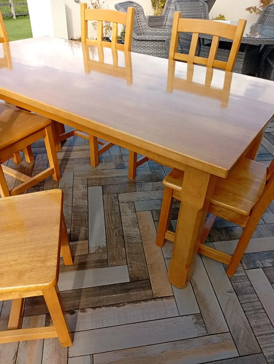 Kitchen dining table,and 6 chairs - Image 4