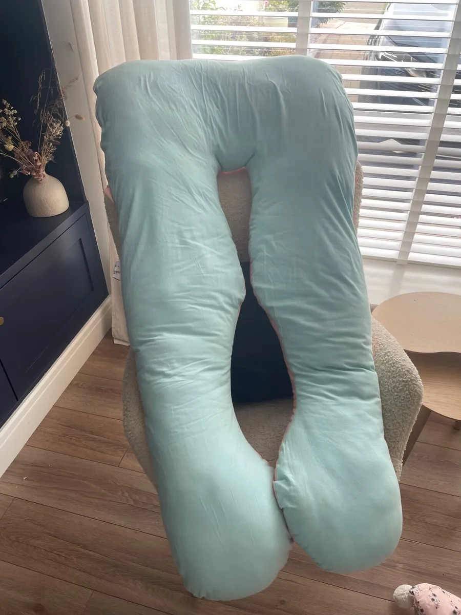 Pregnancy pillow