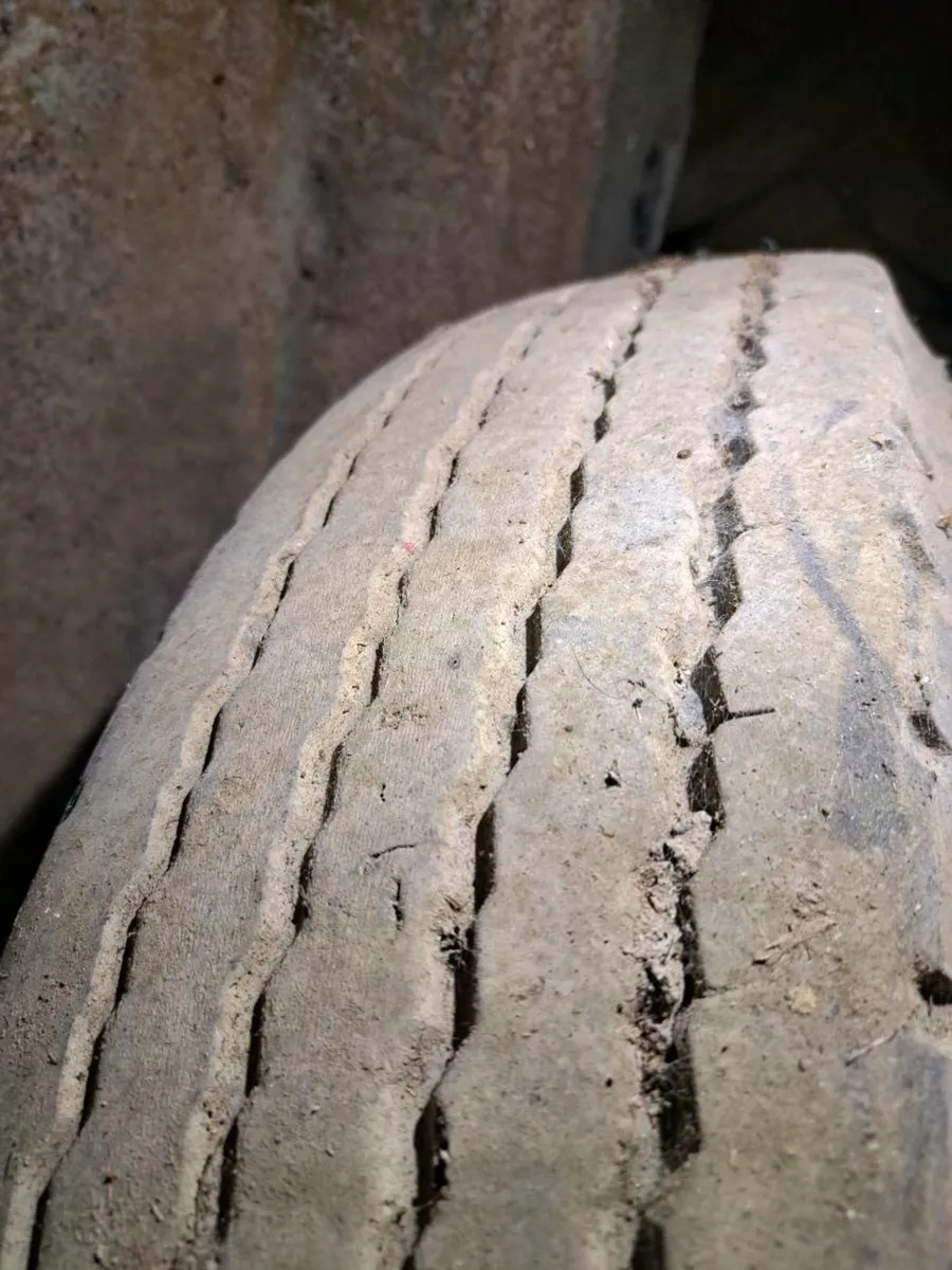 8.25 R16 tyres - Image 2