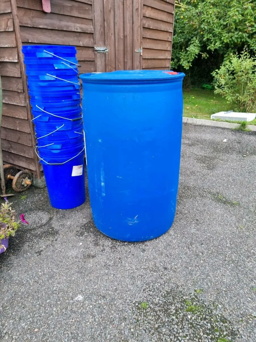 220L plastic barrels - Image 2