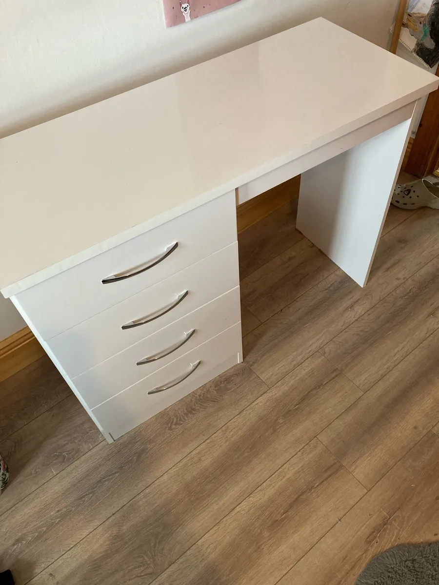 2 dressing tables with stools - Image 1