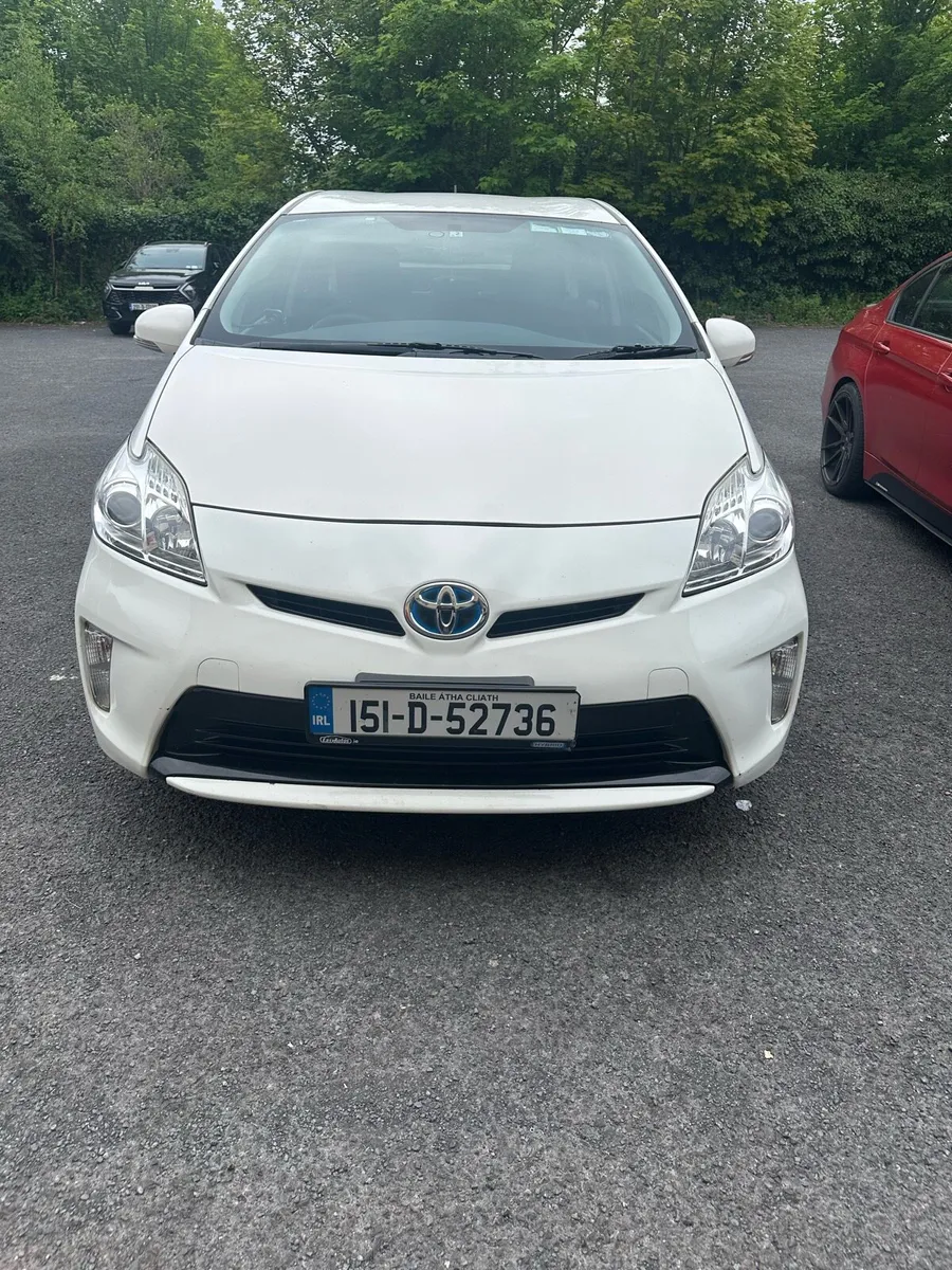 Toyota Prius 2015 - Image 2