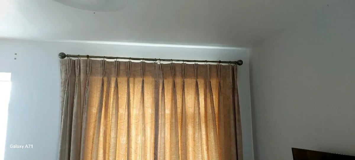 Curtains - Image 3