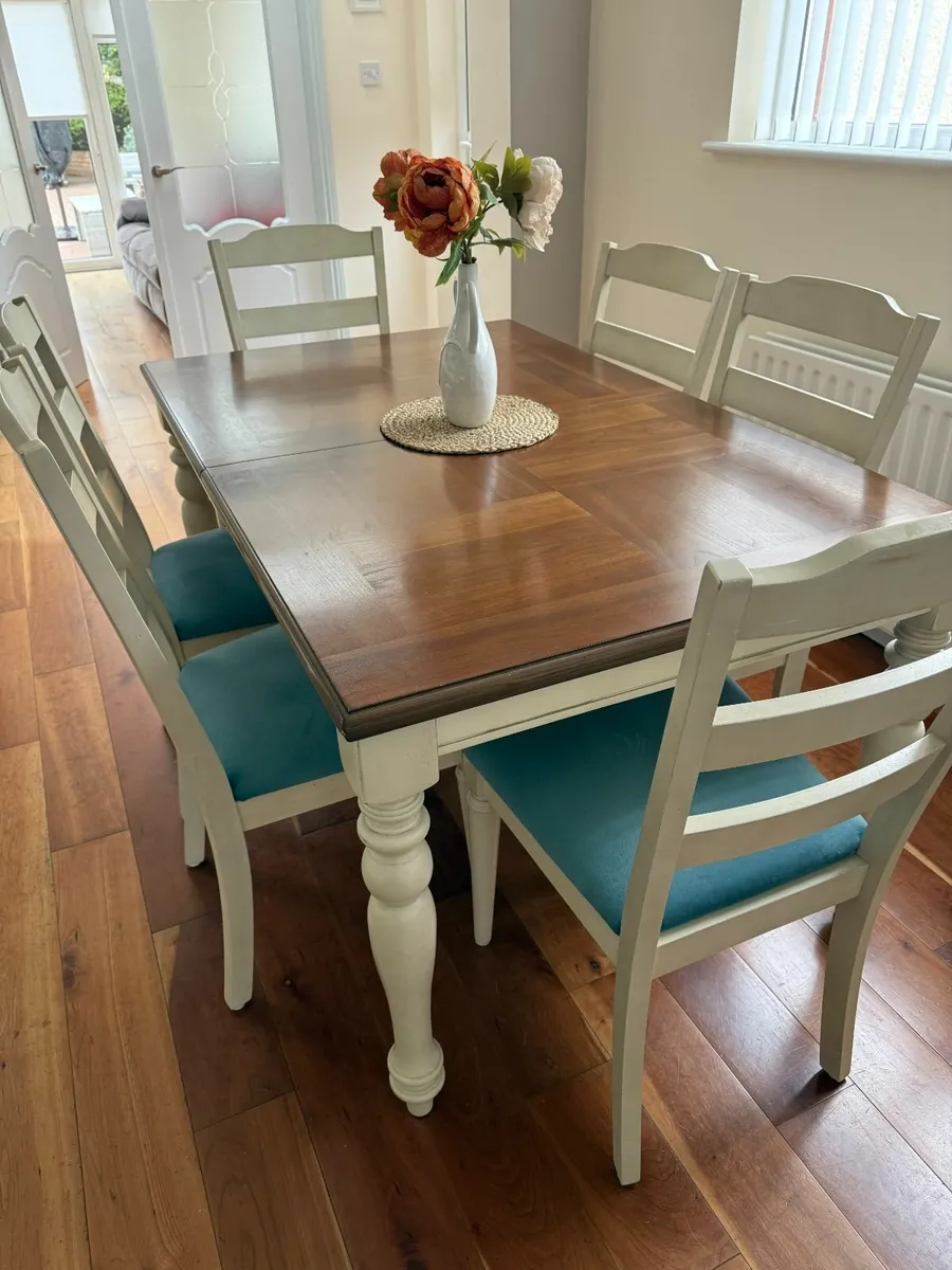 Dining table and 6 chairs - Extendable - Image 2