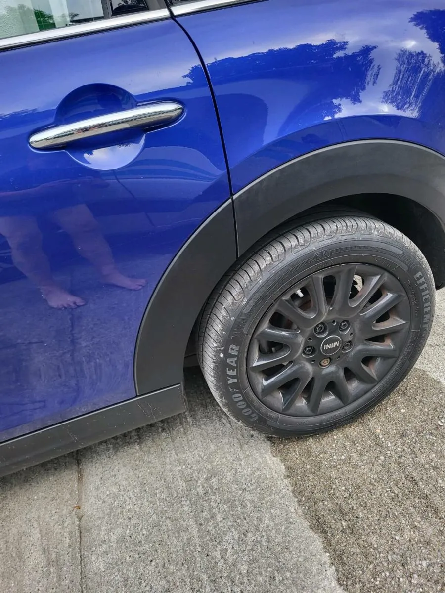 Mini cooper orignal alloys - Image 1