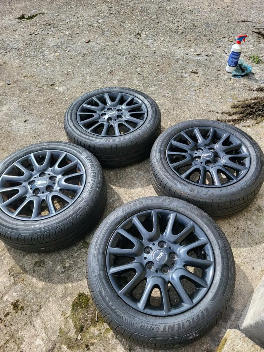 Mini cooper orignal alloys - Image 3