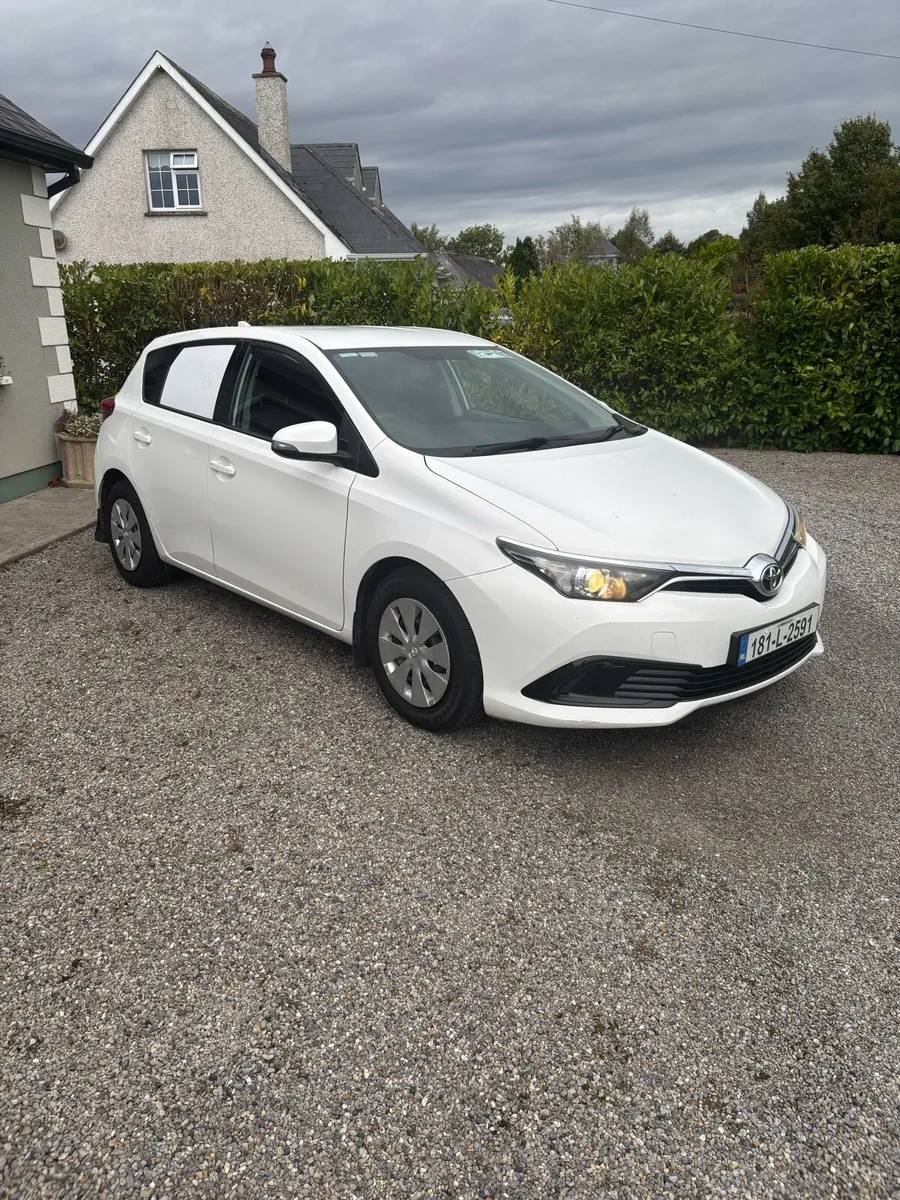 2018 Toyota Auris Van - Image 1