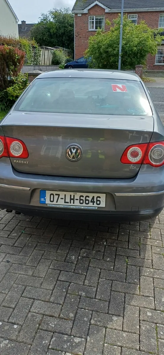 Volkswagen Passat 2007 - Image 2
