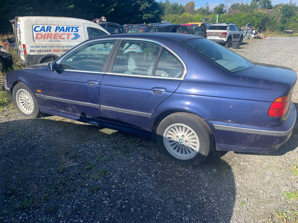 BMW 5-Series 1998 - Image 2
