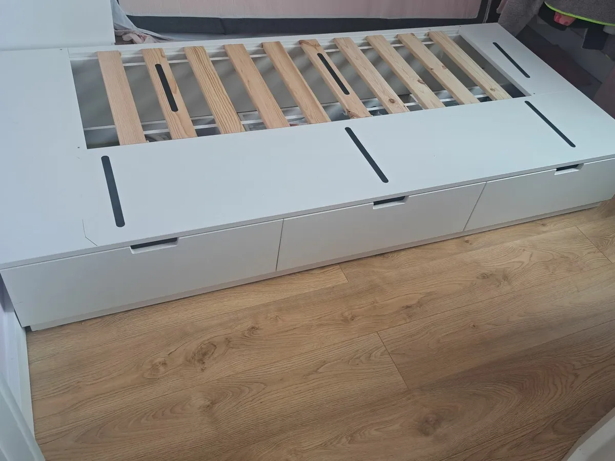 Bed - Image 4