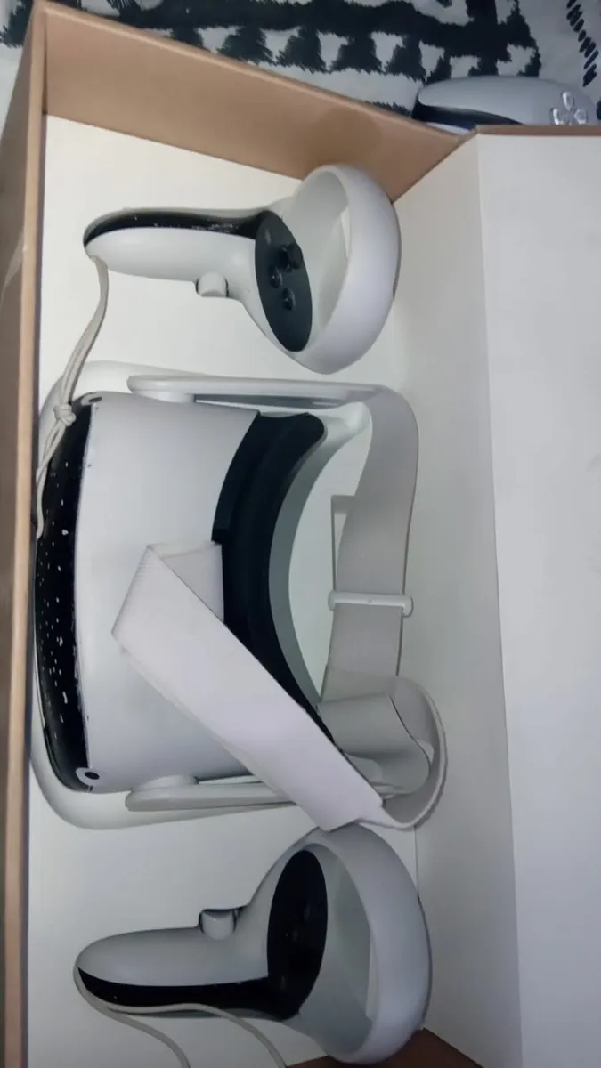 Oculus quest 2 brand new