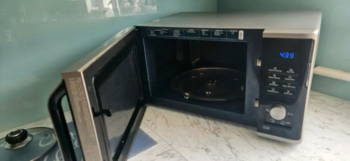 Microwave - Image 3