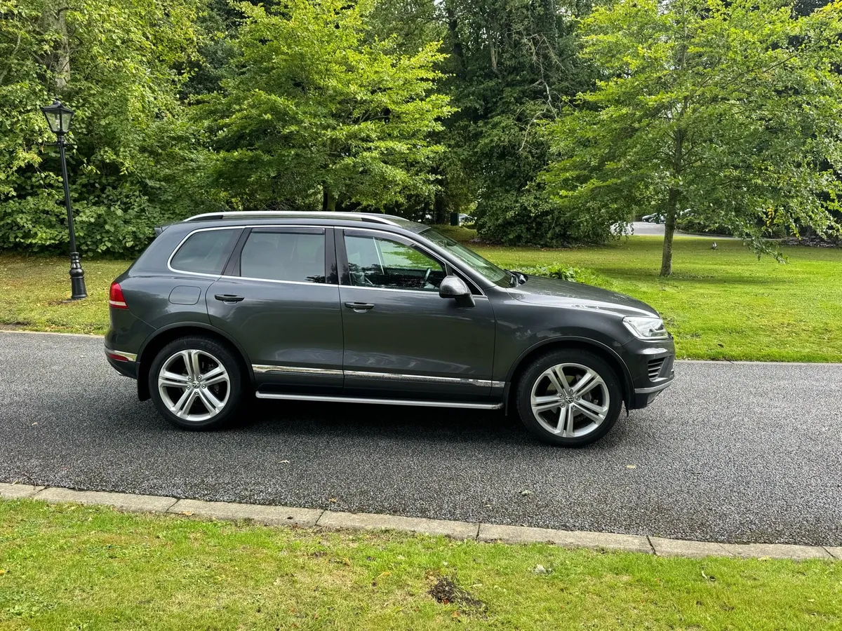 VW Touareg 3.0 V6 CrewCab - Image 2