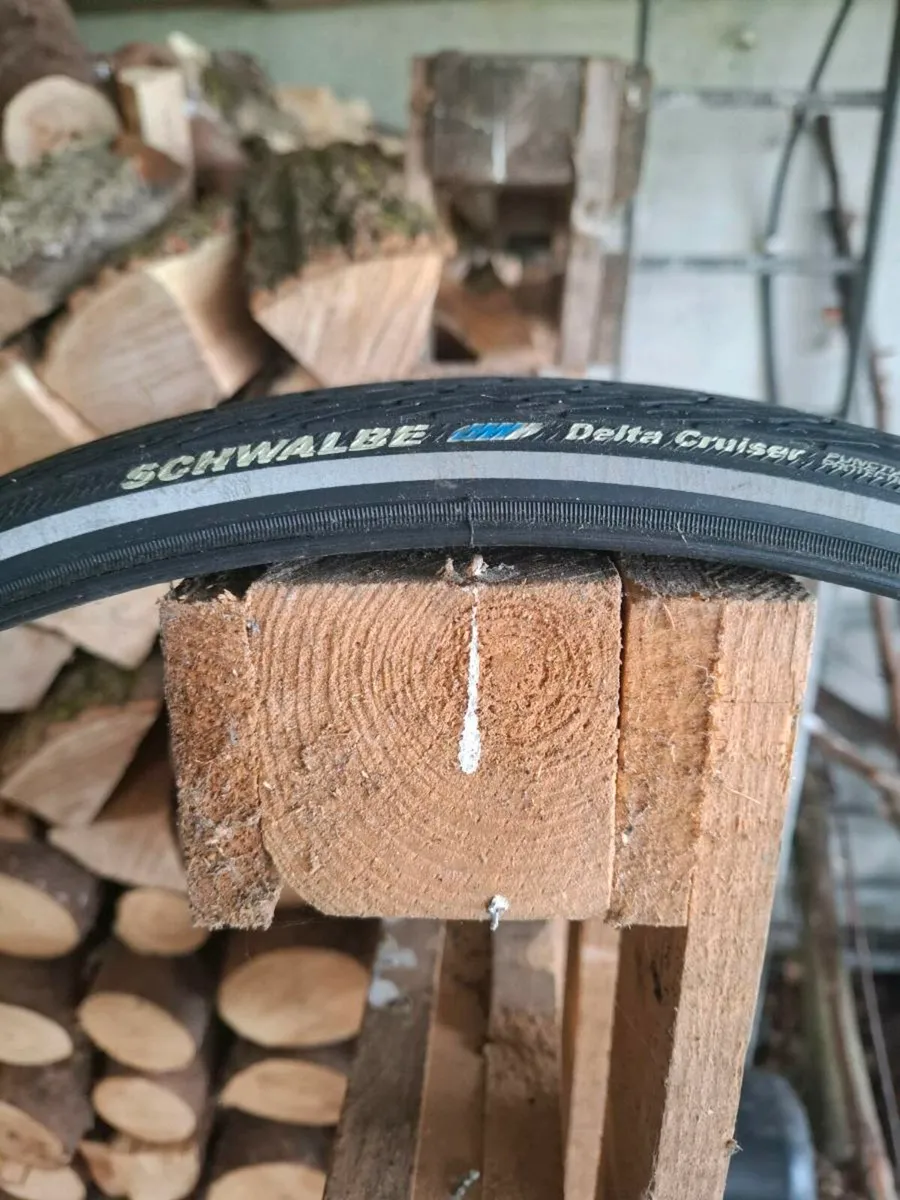 2 x bicycle tyres - Image 1