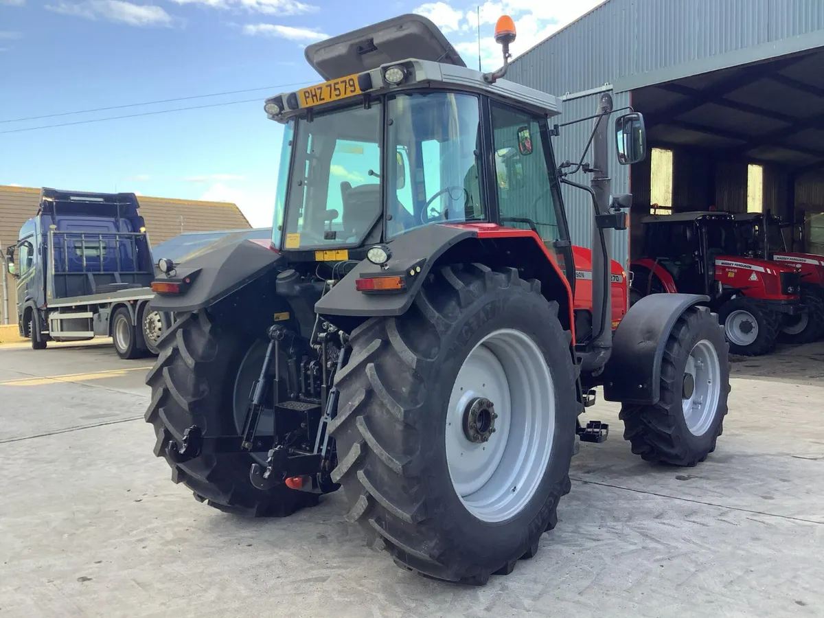 2002 MF 6270 - Image 4