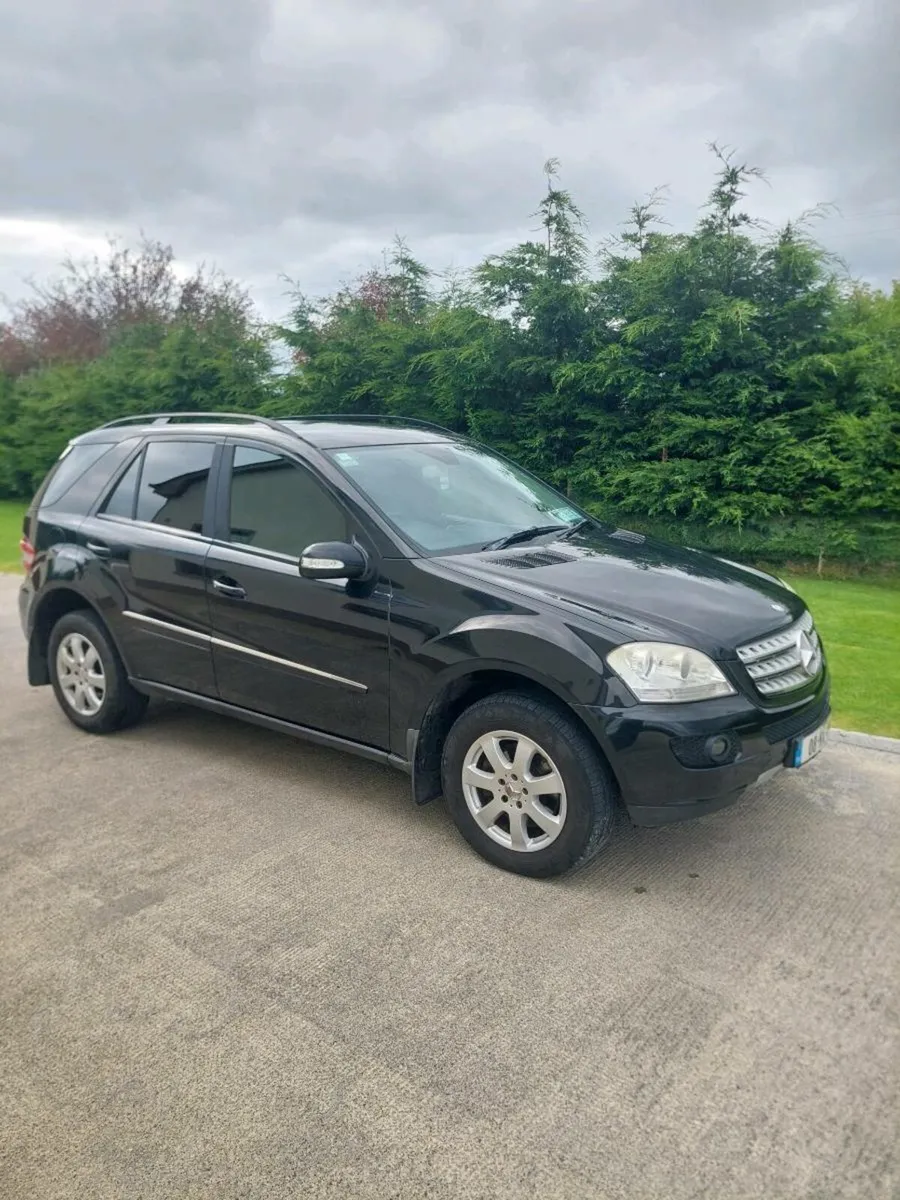 Mercedes ml280 Crew Cab - Image 1