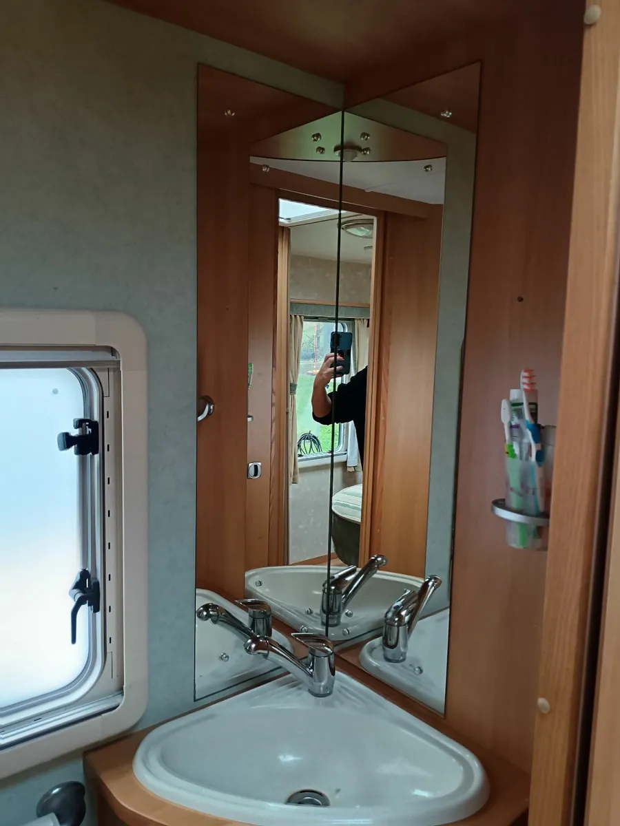 2004 *Island bed*Swift Conquerer Lux Caravan - Image 2