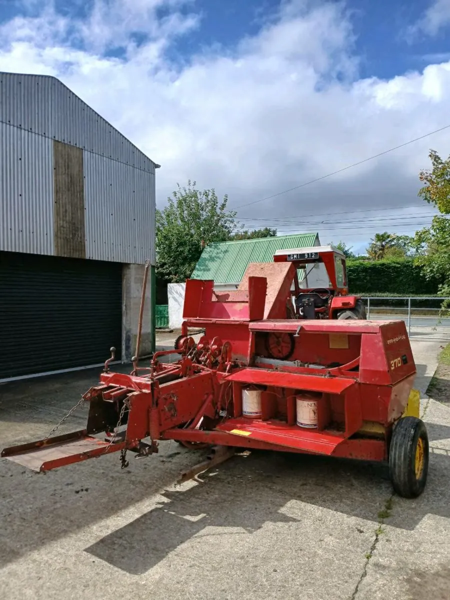 Small square baler - Image 1