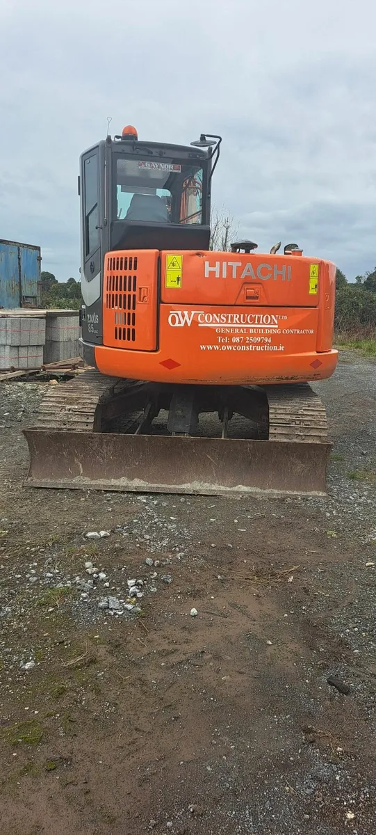 Hitachi 8.5 Ton Digger - Image 4