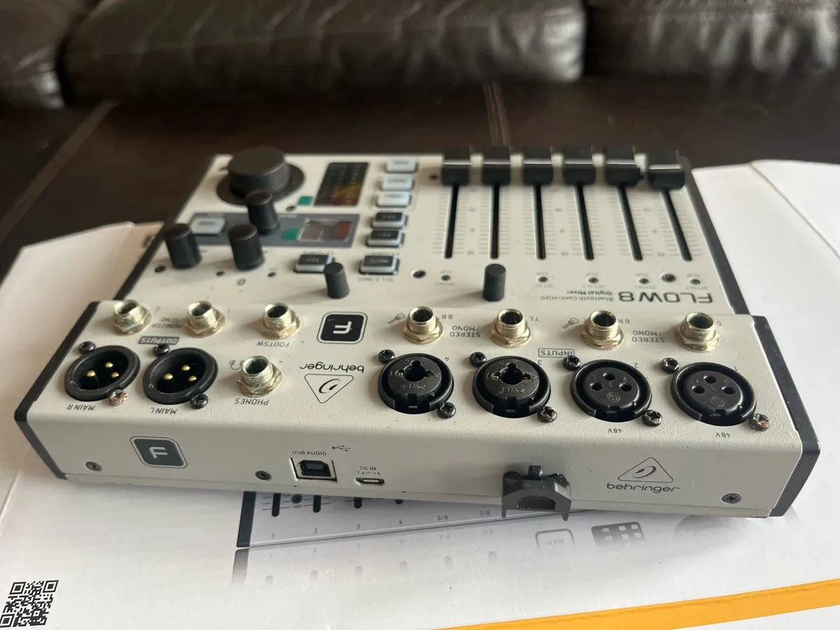 Flow 8 input Digital Mixer - Image 4