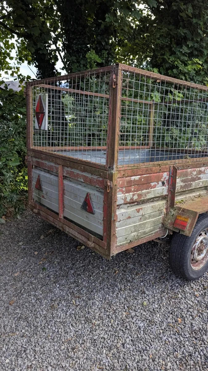 Trailer - Image 1