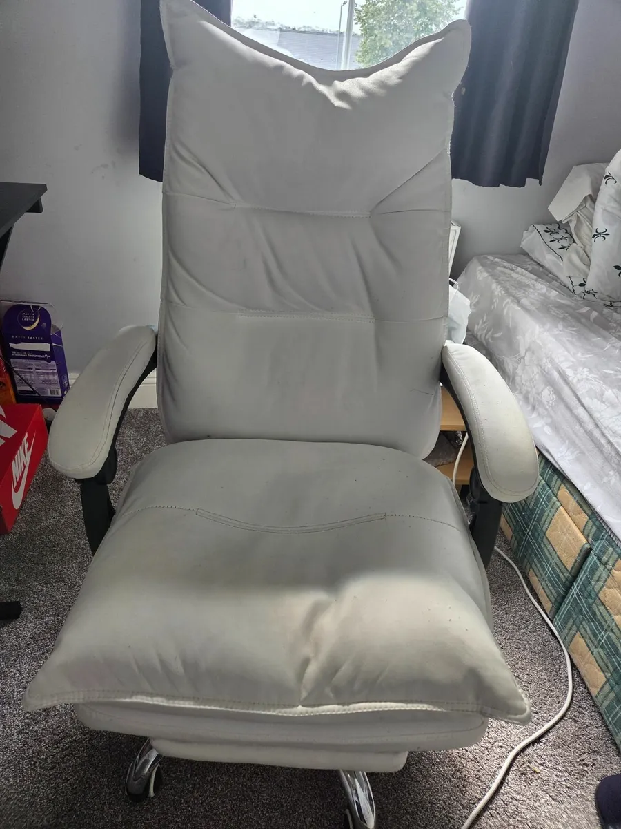 Leather chair - Image 1