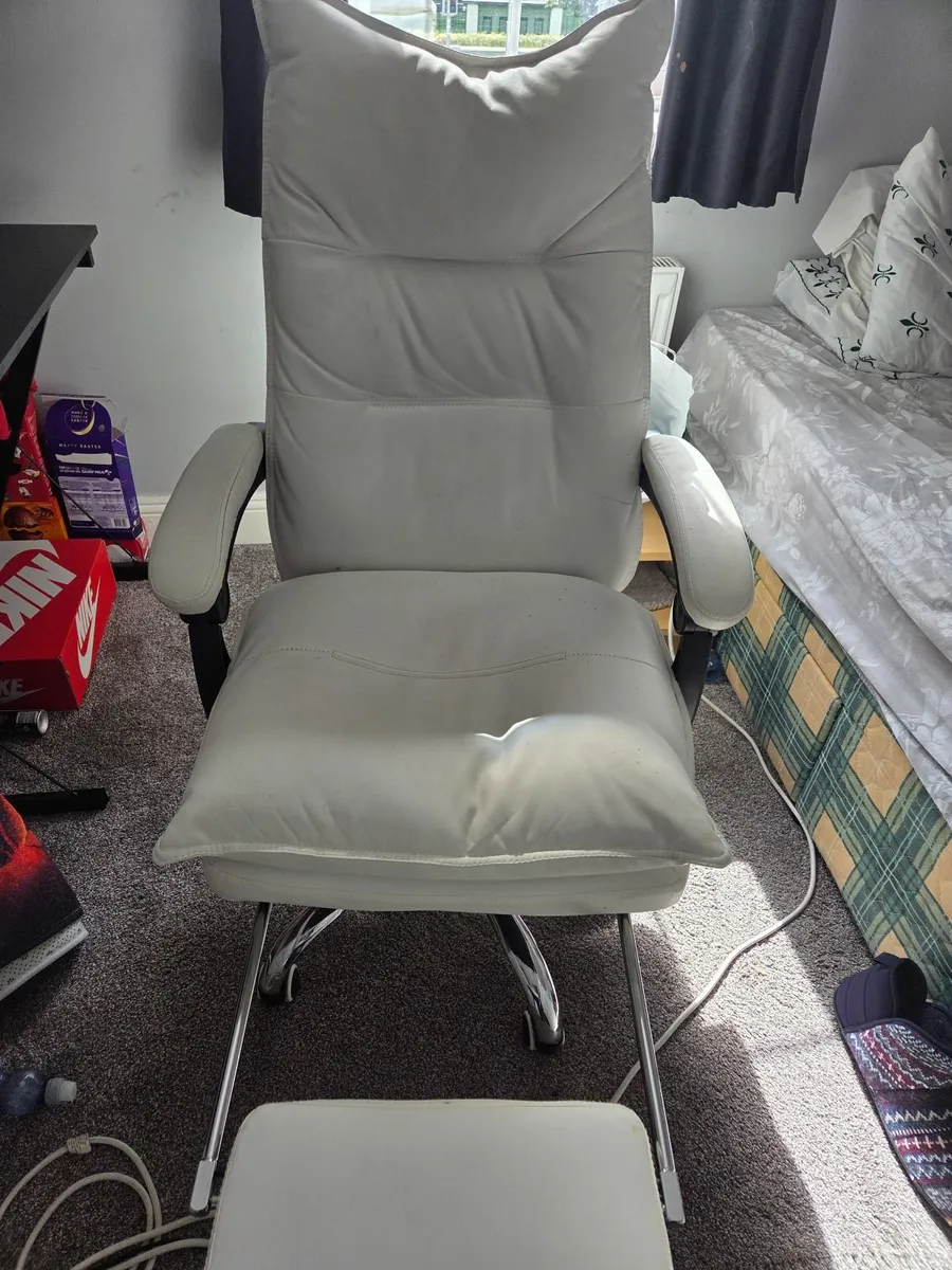 Leather chair - Image 2