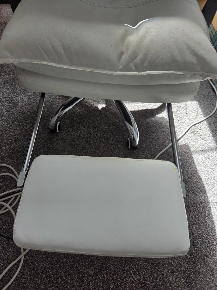 Leather chair - Image 3