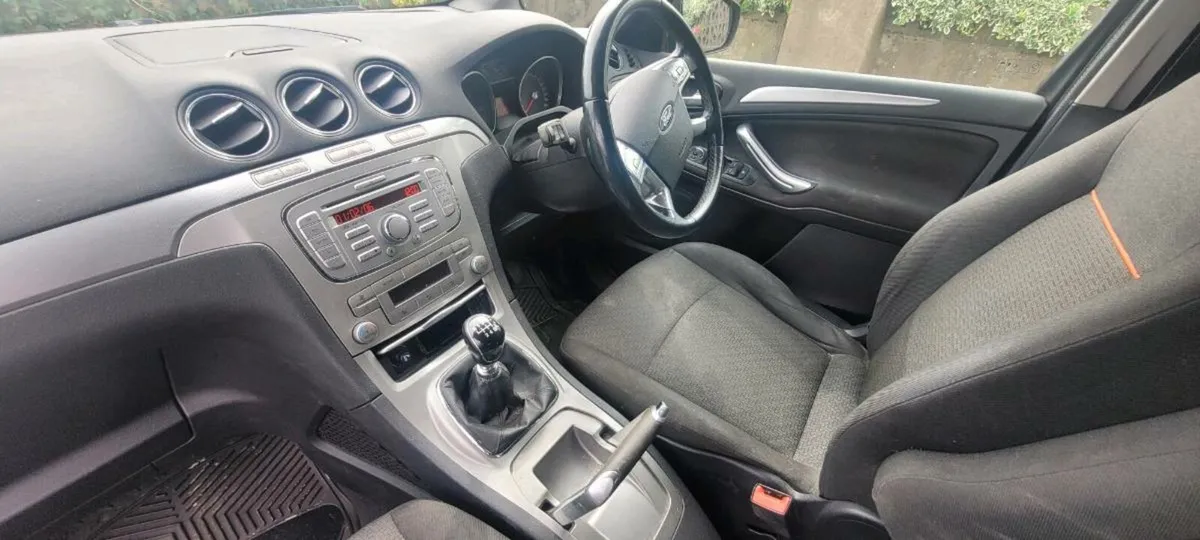 Ford Galaxy - Image 4
