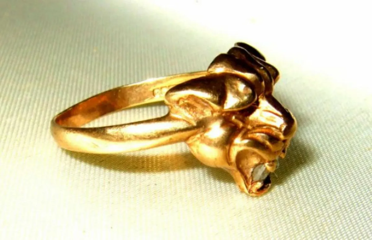 Vintage Hallmarked 9ct Gold Gemset 'Panther' Ring - Image 2