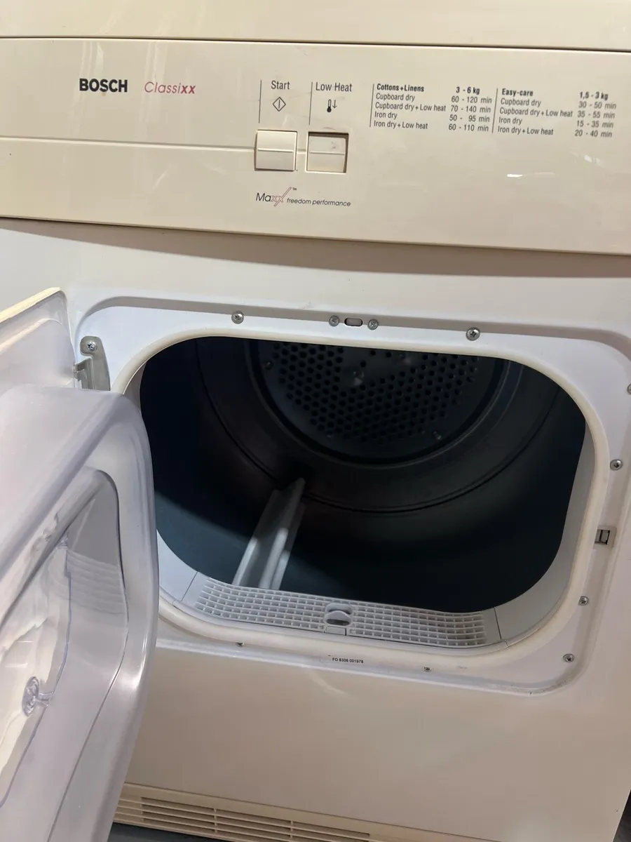 Tumble dryer vented - Image 2