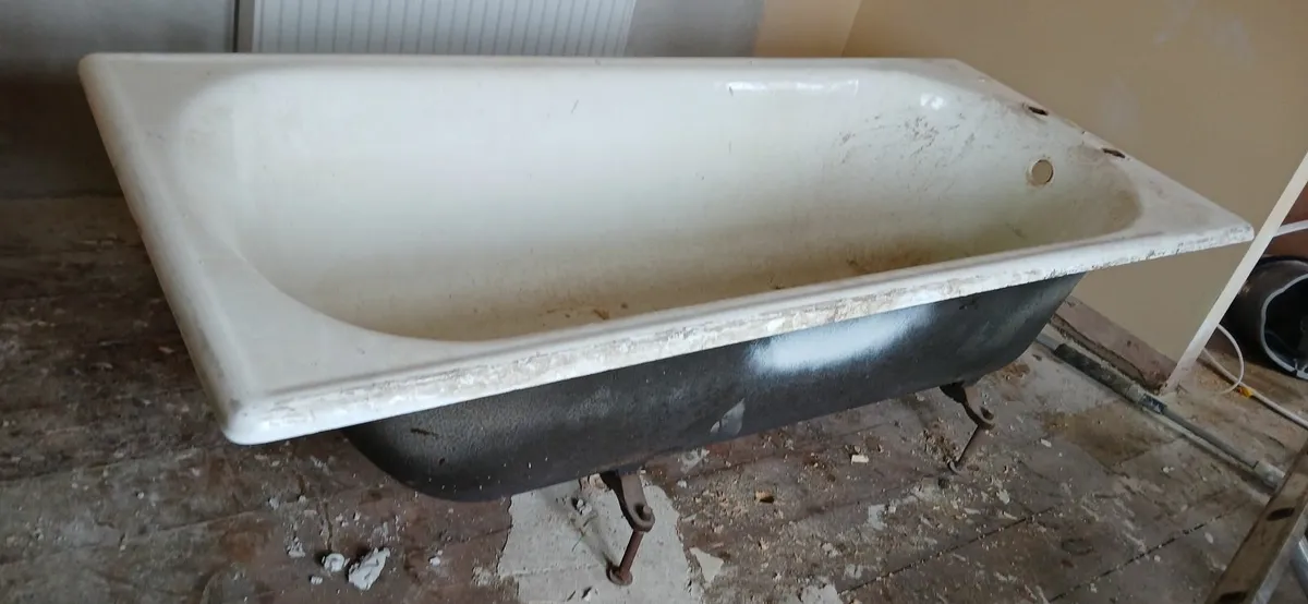 Cast iron bath - Image 3