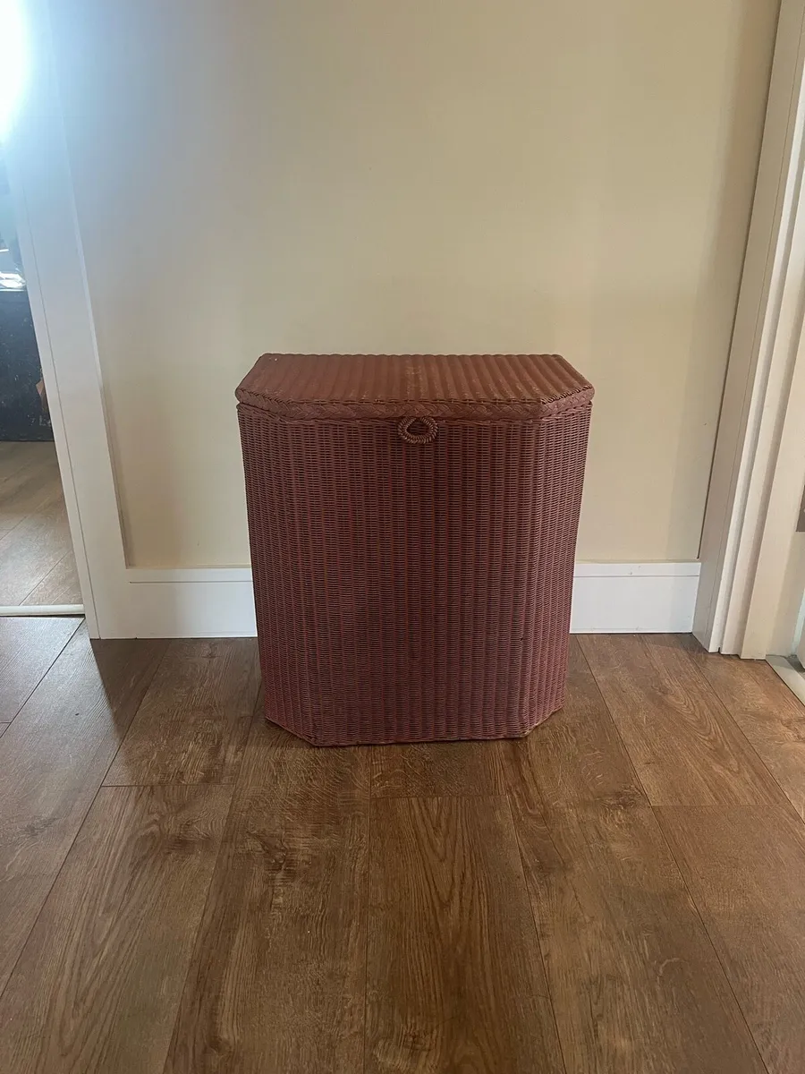Vintage 1950s Lloyd Loom Wicker Laundry Basket - Image 3
