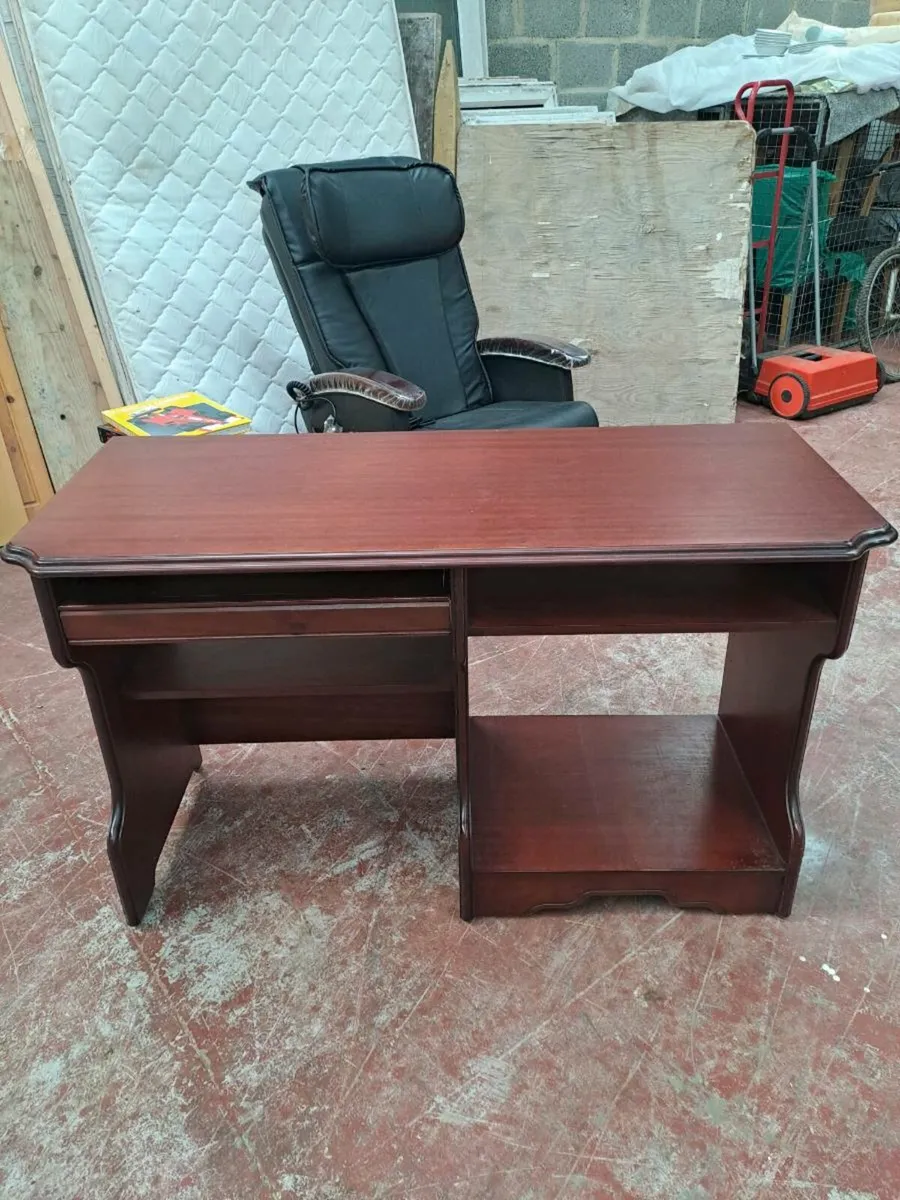 Computer desk - Image 2
