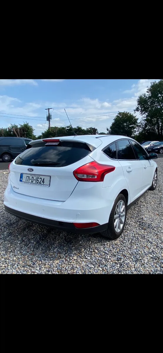 Ford Focus 2017 - Image 2