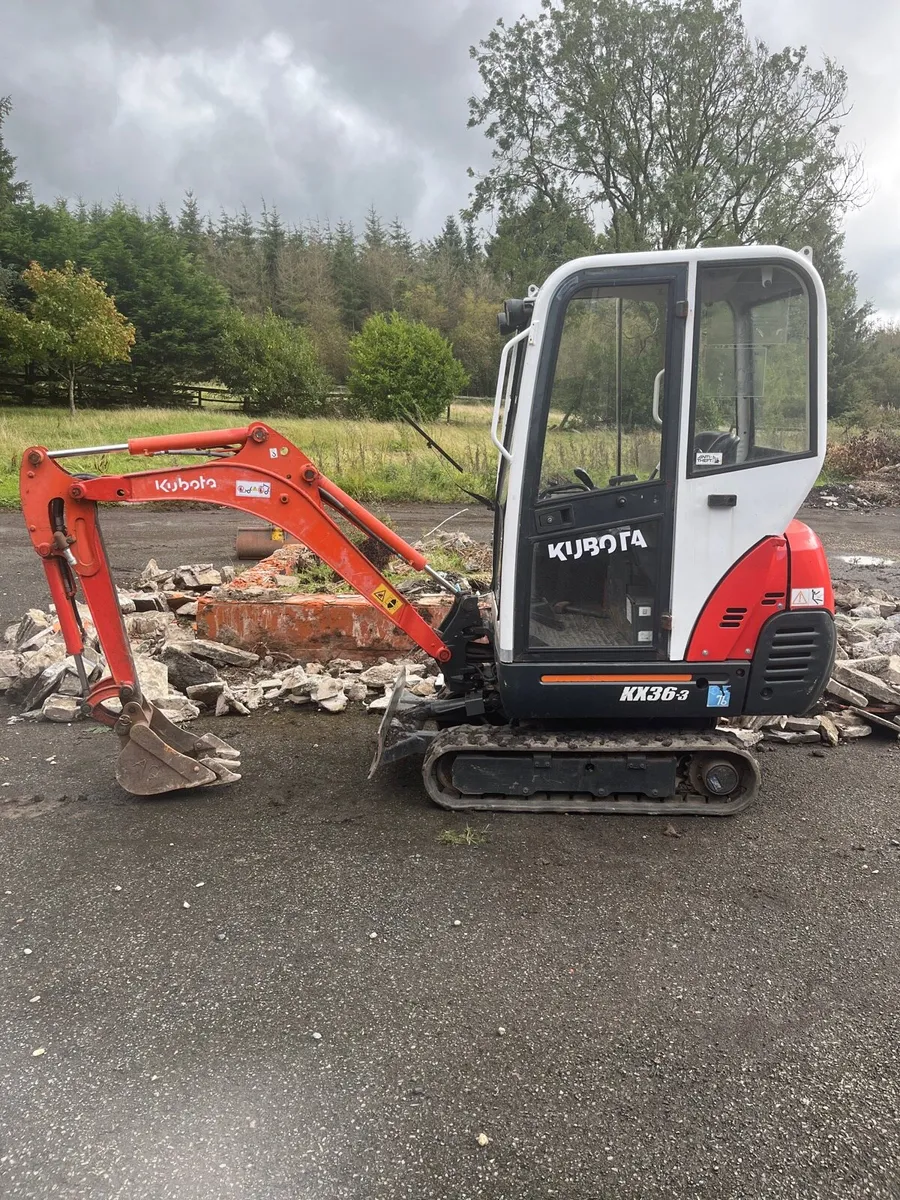 Mini digger Kubota 1.6 - Image 1