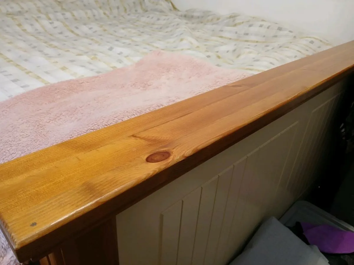 Double bed and chest of drawers - Image 4