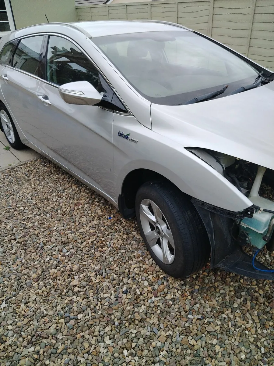 I40 Hyundai for parts - Image 4