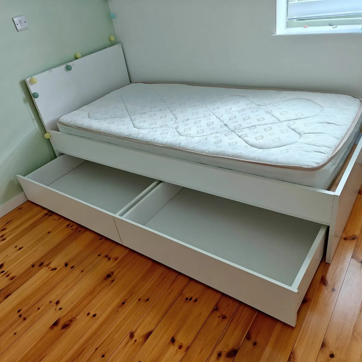 Bed single white - Image 1