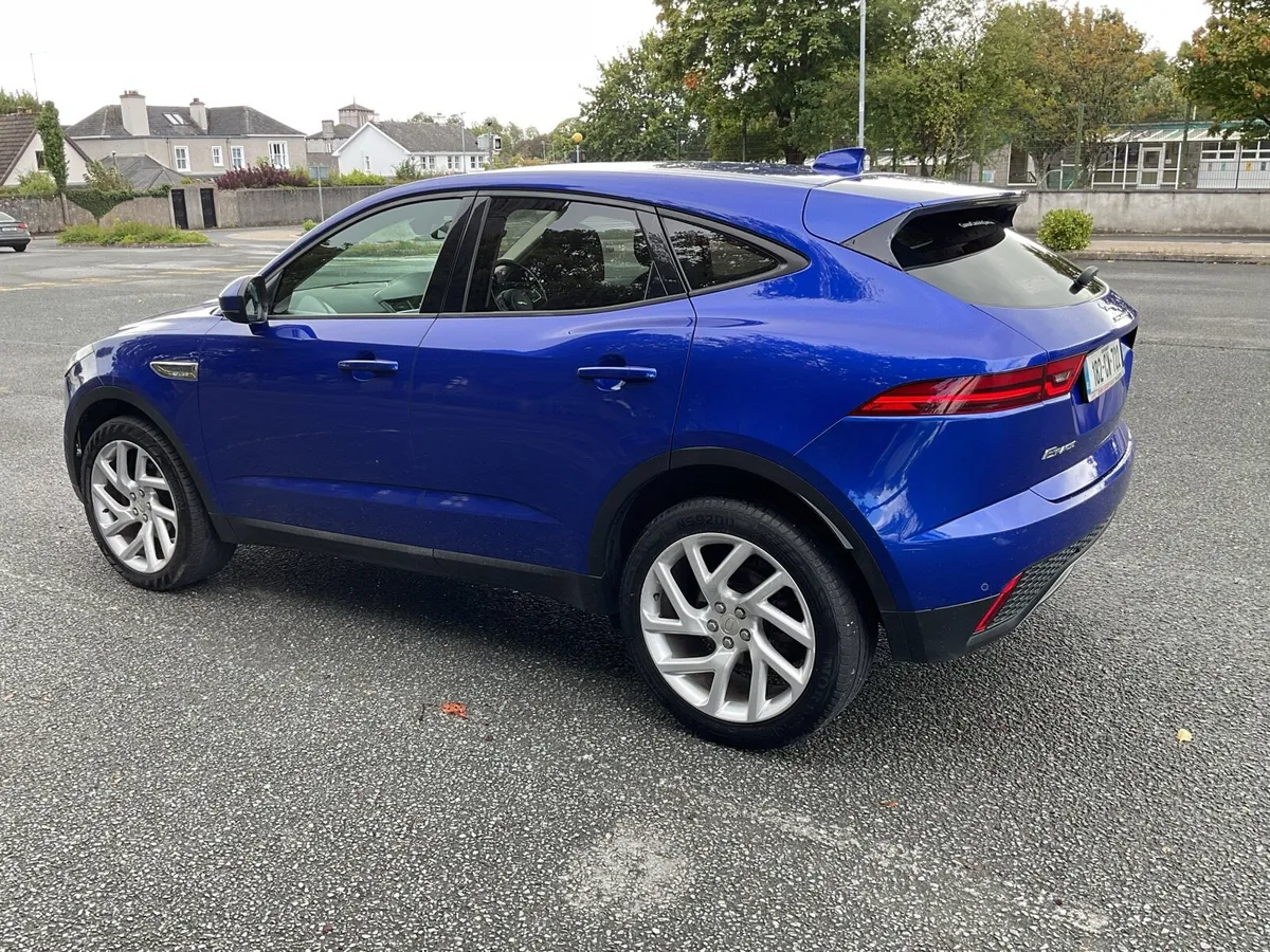 Jaguar E pace - Image 2