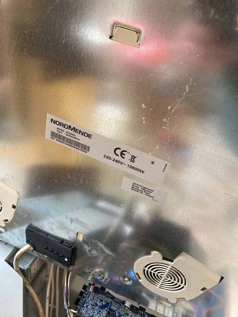 Induction hob - Image 1
